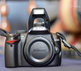 Nikon D3000 body