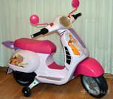 Vaikiskas skuteris Vespa Winx Peg Perego 12v